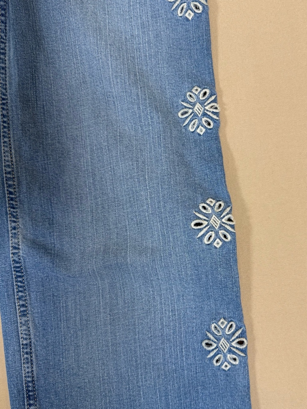 Abercrombie Kids Girls Light Blue Embroidered Wide-Leg Jeans, Size 11/12 Long. - Picture 3 of 16